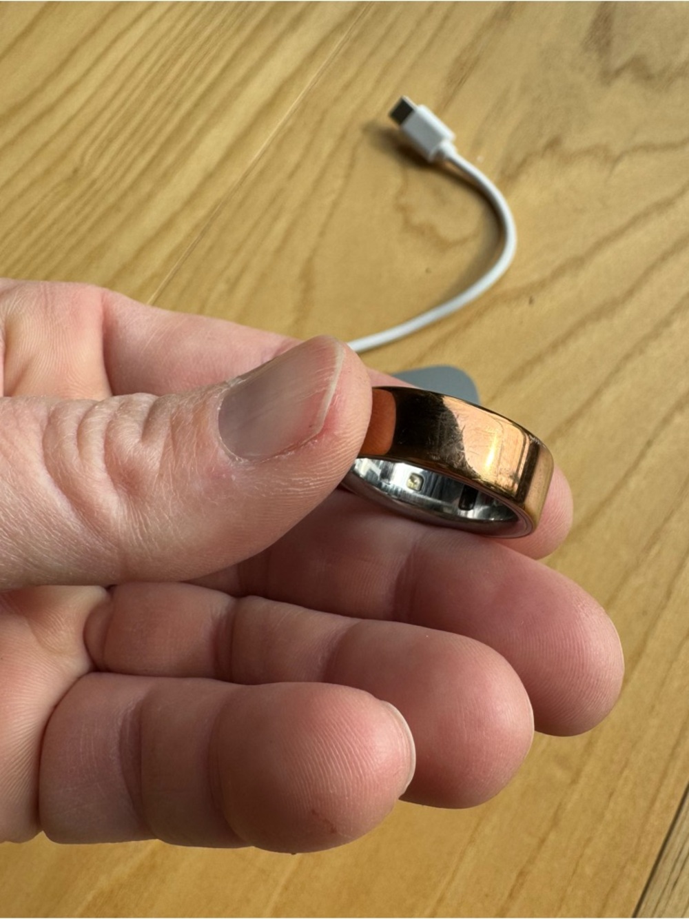 Oura Ring Gen 4 – Size 9 – Rose Gold w/ Charger